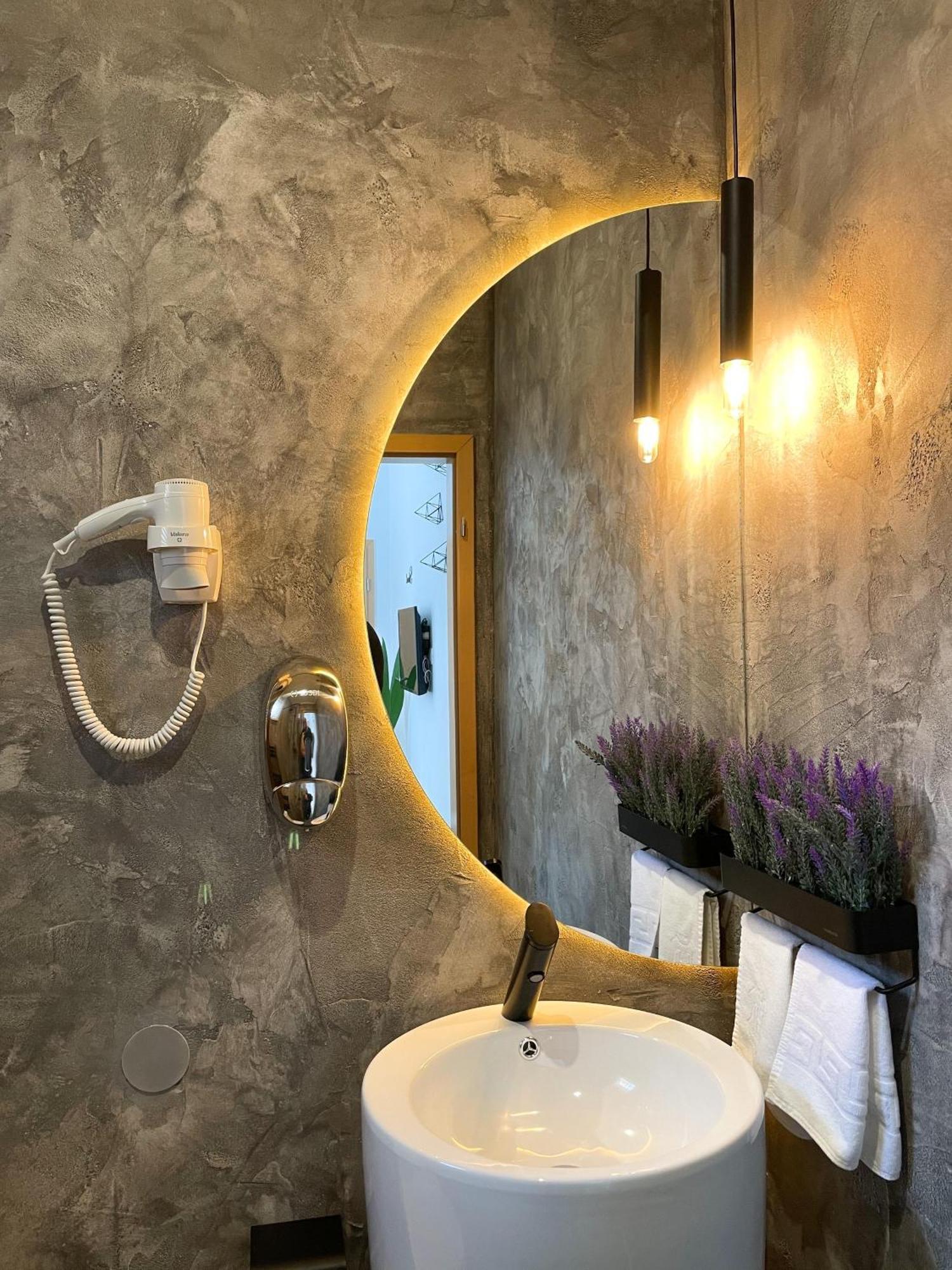 Shard Boutique Hotel-Adult Only Braszów Zewnętrze zdjęcie